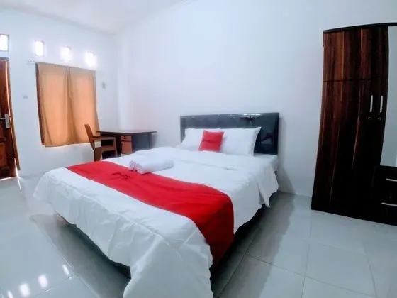 RedDoorz near Exit Toll Jatiwarna 2