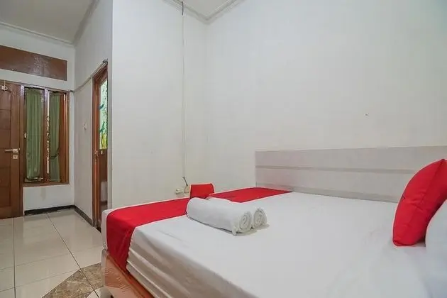 RedDoorz near Exit Toll Pasteur 3 - Oda