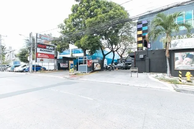 RedDoorz near Fishermall Quezon City