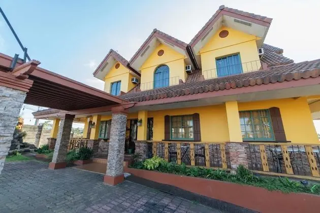 RedDoorz near Fruit Market Tagaytay