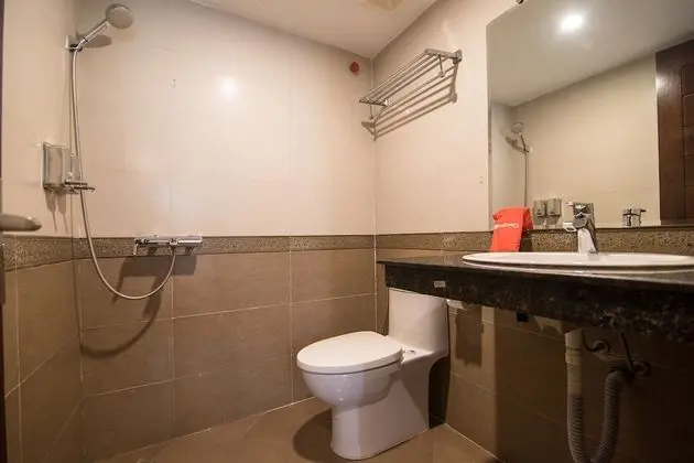 RedDoorz near Giap Bat - Banyo Tipleri