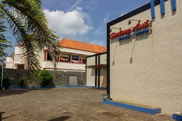 RedDoorz near Goa Panggung - Dış Mekan