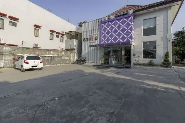 RedDoorz near Goa Sunyaragi - Dış Mekan