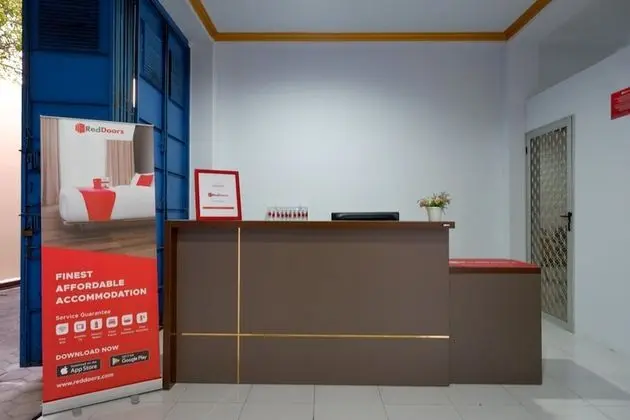 RedDoorz near GOR Satria 3 - Lobi