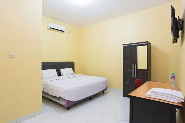 RedDoorz near Halim Perdanakusuma