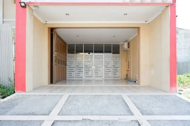 RedDoorz near Hartono Mall Solo