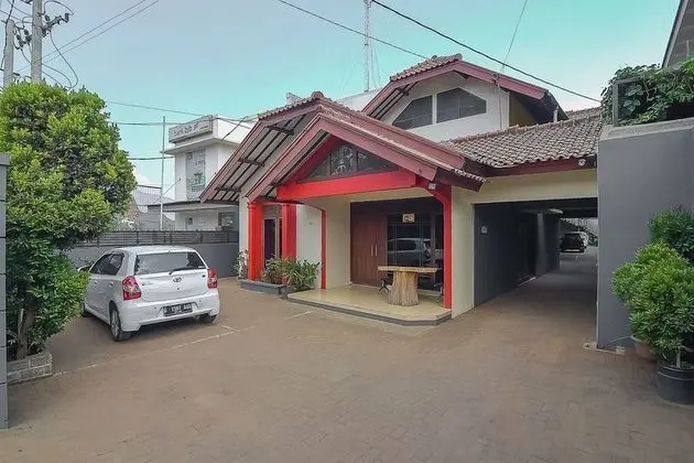 RedDoorz near IPDN 2