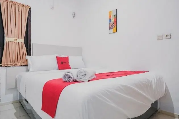 RedDoorz near Jalan Soeprapto Bengkulu
