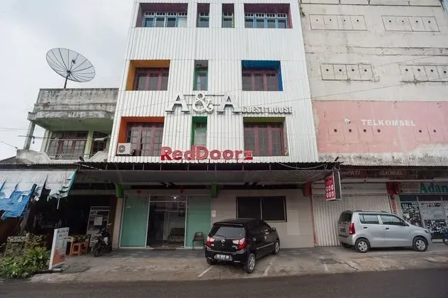 RedDoorz near Jembatan Makalam Jambi