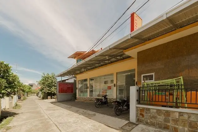 RedDoorz near Jembatan Siti Nurbaya Padang - Dış Mekan
