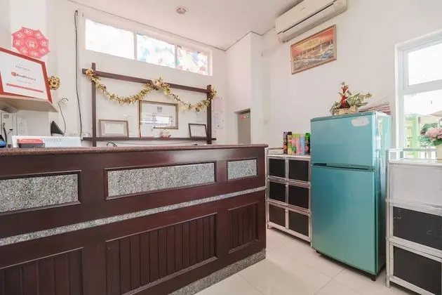 RedDoorz near Jembatan Siti Nurbaya Padang - Lobi