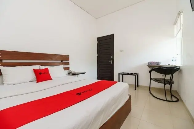 RedDoorz near Jembatan Siti Nurbaya Padang - Oda