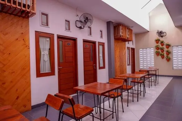Reddoorz Near Jogja Expo Center 2 - İç Mekan