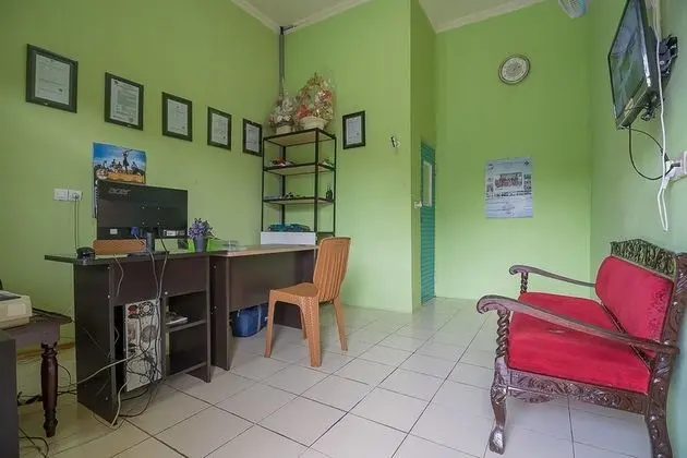 RedDoorz near Kampus UMP Purwokerto - Lobi