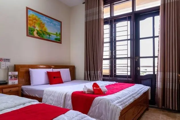 RedDoorz near Lotte Cinema Cong Hoa