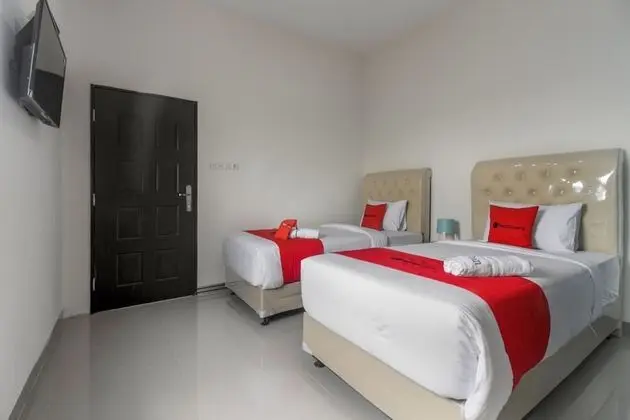 RedDoorz near Mall SKA Pekanbaru - Oda