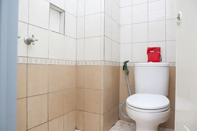 RedDoorz near Maranatha University 4 - Banyo Tipleri