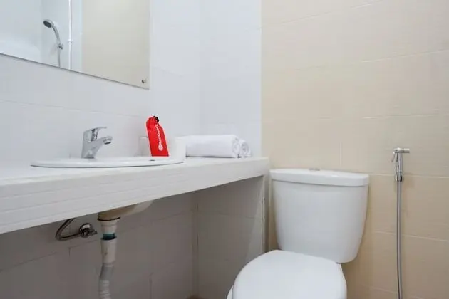 RedDoorz near Mataram University - Banyo Tipleri