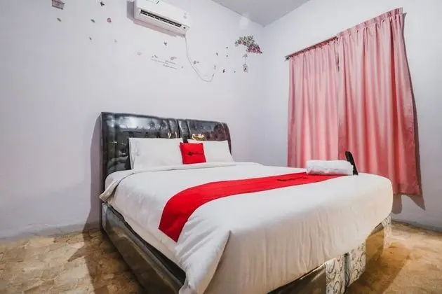 RedDoorz near Millennium ICT Center Medan - Oda