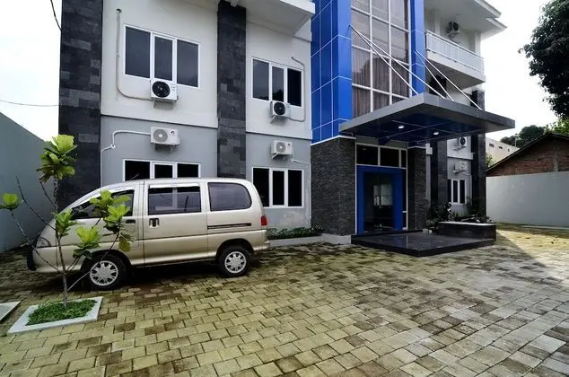 RedDoorz near Museum Keraton Surakarta - Dış Mekan