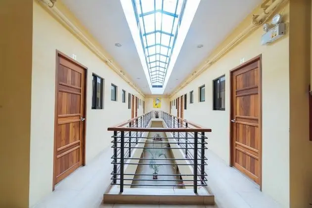 RedDoorz near New Government Center - İç Mekan