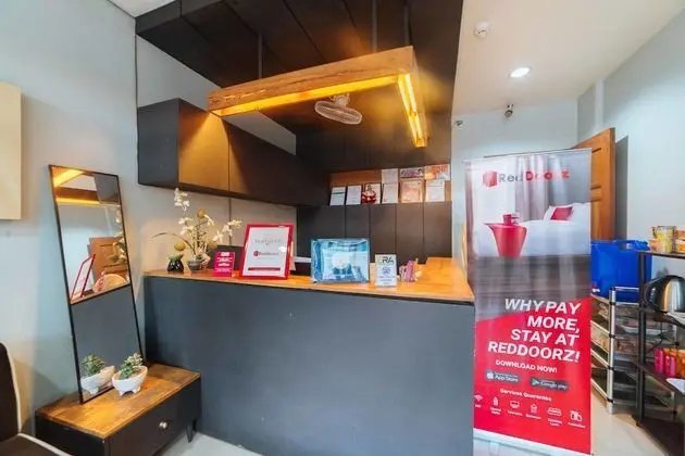 RedDoorz near New Government Center - Lobi