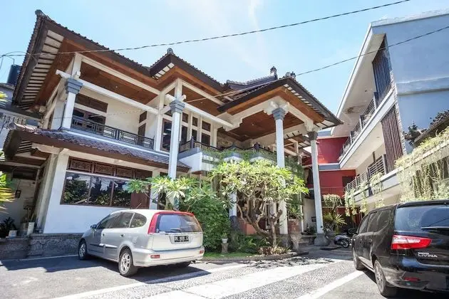RedDoorz near Ngurah Rai Airport 2 - Dış Mekan