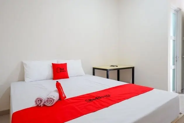 RedDoorz near Pacific Mall Tegal 2 - Öne Çıkan Resim
