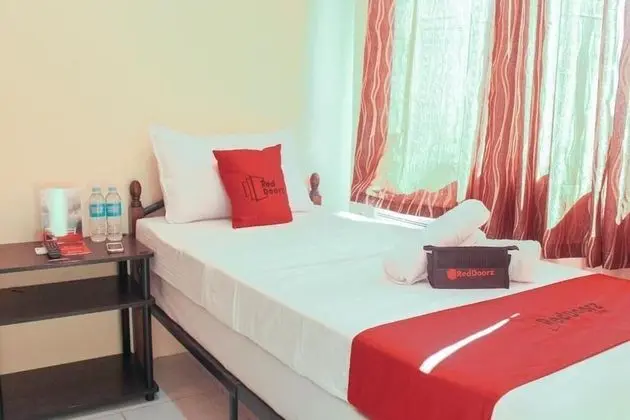RedDoorz near Panglao Municipal Hall