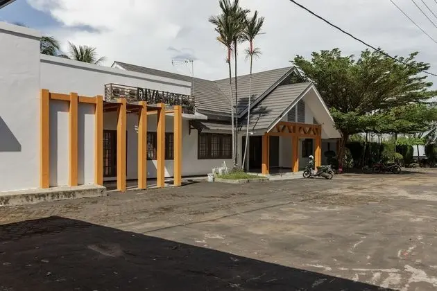 RedDoorz near Pantai Panjang Bengkulu - Dış Mekan