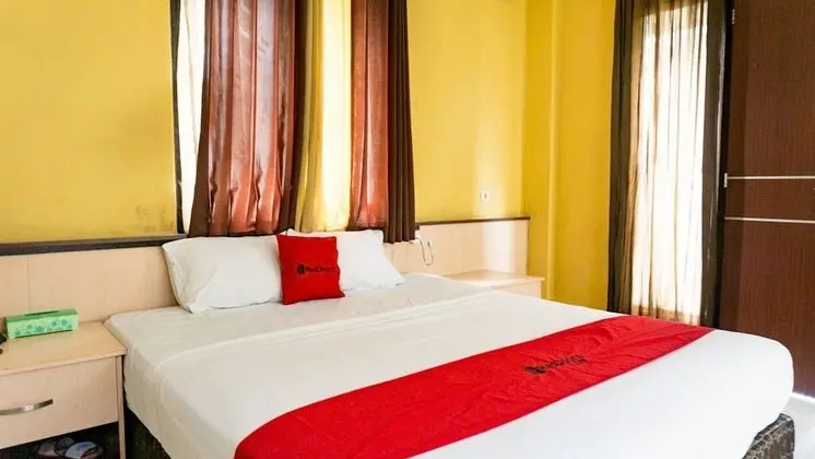 RedDoorz near Pelabuhan Jayapura