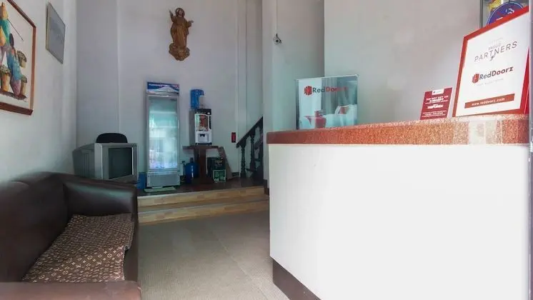 RedDoorz near Peoples Park Tagaytay - Lobi