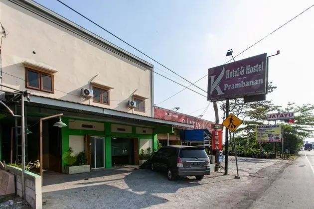RedDoorz near Prambanan Temple - Dış Mekan