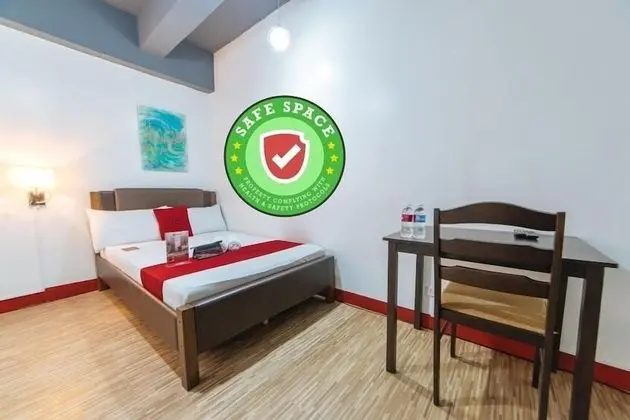 RedDoorz near Quirino Station