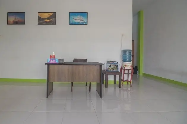RedDoorz near RS Harapan Bersama - Lobi