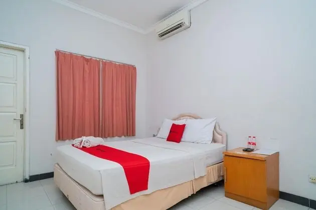 RedDoorz near Rumah Sakit Baptis Kediri - Oda