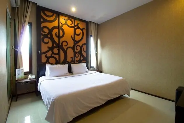 RedDoorz near Rungkut Industry