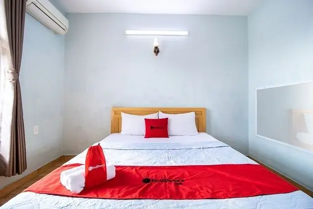 RedDoorz near Saigon Hi-Tech Park - Oda