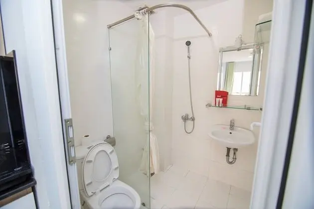 RedDoorz near SC Vivocity Mall 2 - Banyo Tipleri