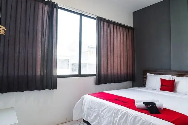 RedDoorz near Seasons City Mall - Oda