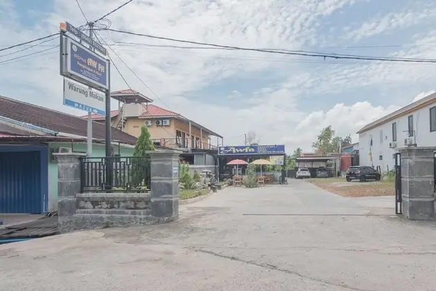 RedDoorz near Sepinggan Airport Balikpapan 2