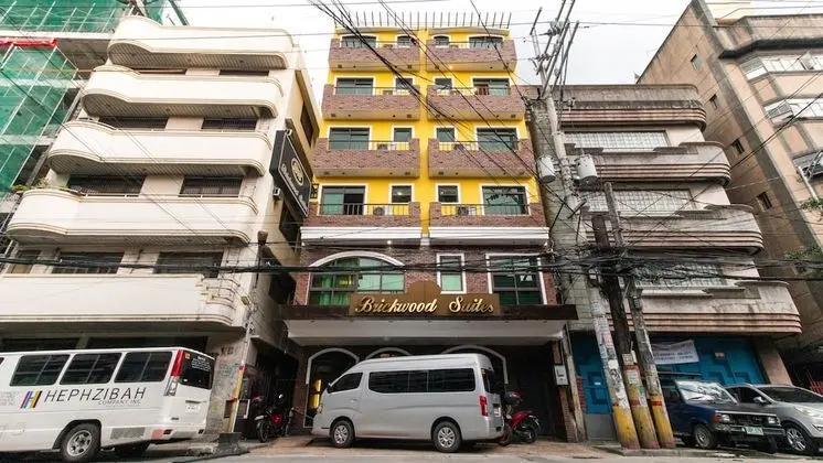 RedDoorz near SM San Lazaro Manila - Dış Mekan