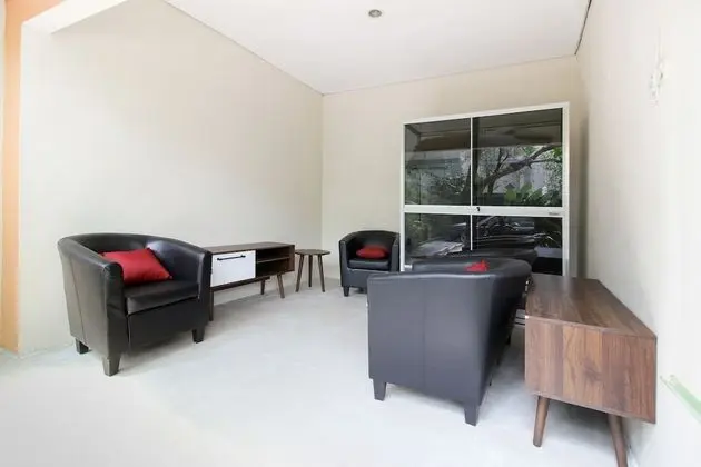 RedDoorz near Solo Balapan Station 2 - Lobi