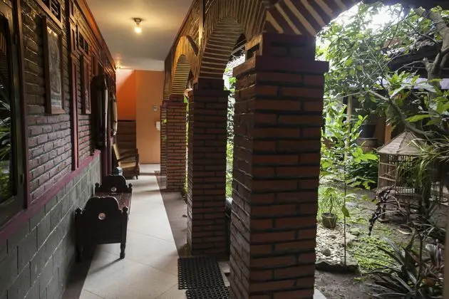 RedDoorz near Stasiun Kota Baru Malang