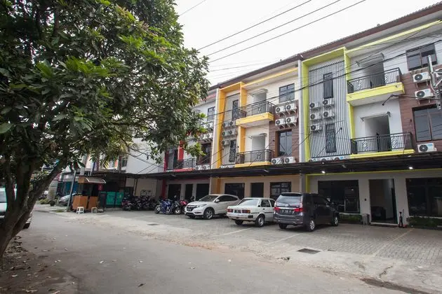 RedDoorz near Taman Krida Budaya