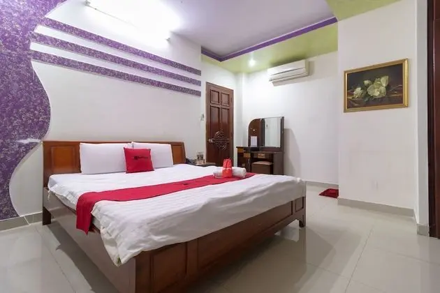 RedDoorz near Tan Huong Market 2