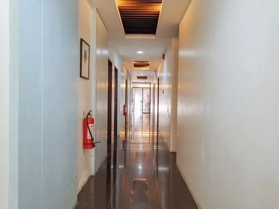 RedDoorz near Trade School Gensan - İç Mekan