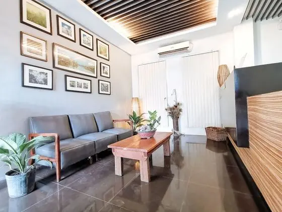 RedDoorz near Trade School Gensan - Lobi