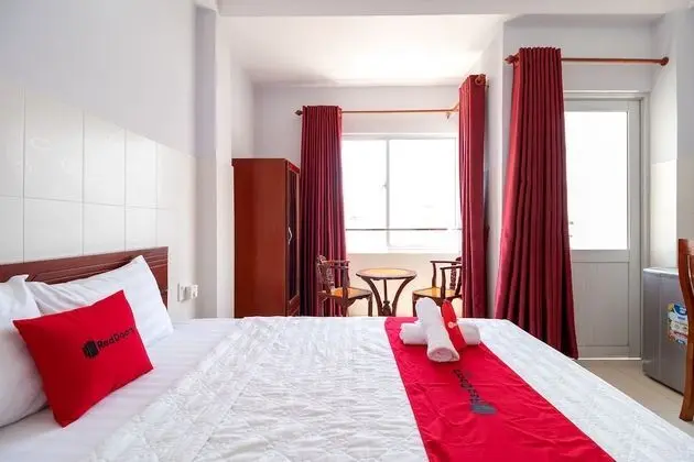 RedDoorz near Tran Nao Street - Oda