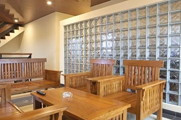 RedDoorz near Trans Studio Mall 2 - İç Mekan